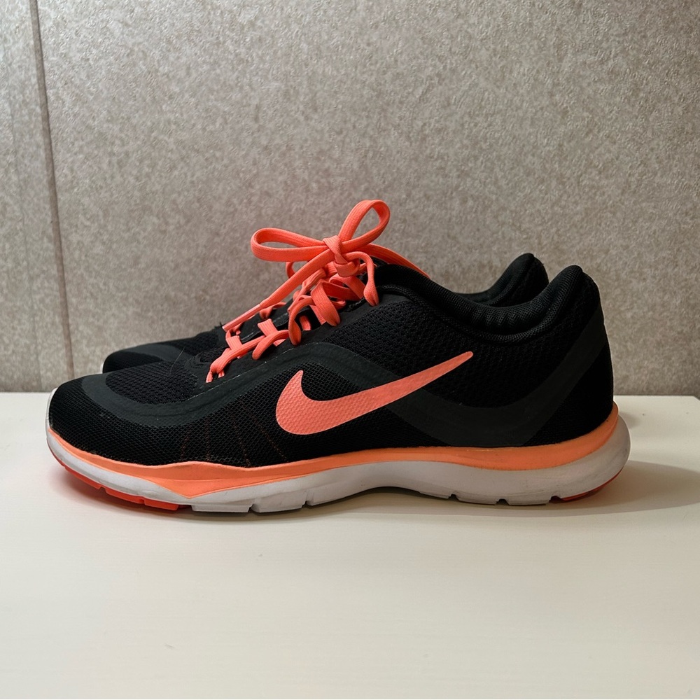 Black Nike flex TR6 size 8
